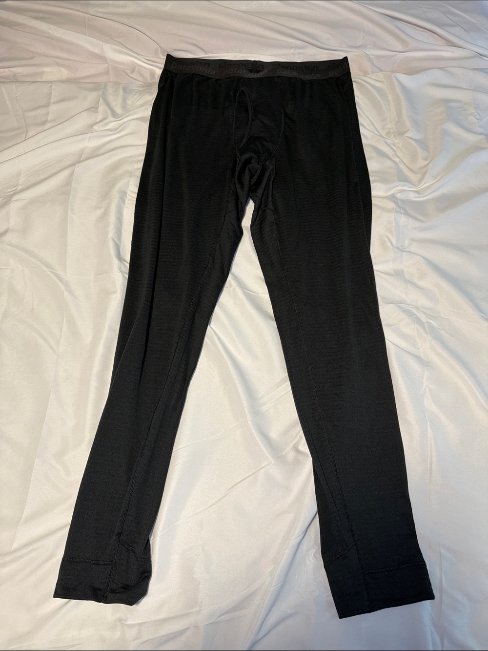 Patagonia Black Capilene Thermal Weigh Base Layer Bottoms Size L